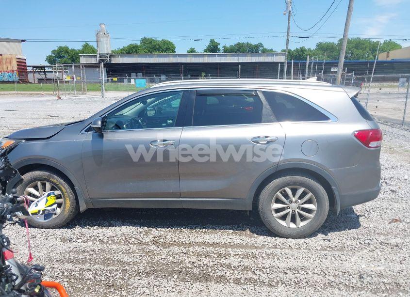 Photo 14 of 2016 Kia Sorento 2.4L LX (VIN 5XYPG4A31GG074302)