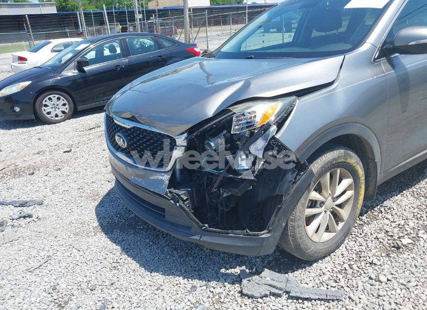 Photo 6 of 2016 Kia Sorento 2.4L LX (VIN 5XYPG4A31GG074302)
