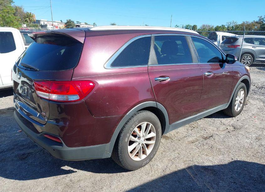 Photo 4 of 2016 Kia Sorento 2.4L LX (VIN 5XYPG4A31GG128522)