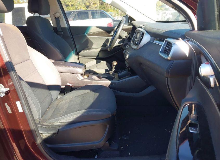 Photo 5 of 2016 Kia Sorento 2.4L LX (VIN 5XYPG4A31GG128522)