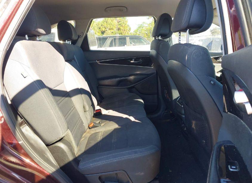 Photo 8 of 2016 Kia Sorento 2.4L LX (VIN 5XYPG4A31GG128522)