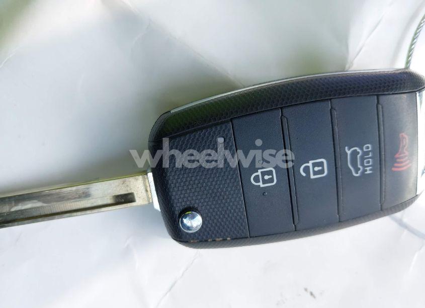 Photo 11 of 2016 Kia Sorento 2.4L LX (VIN 5XYPG4A31GG145482)