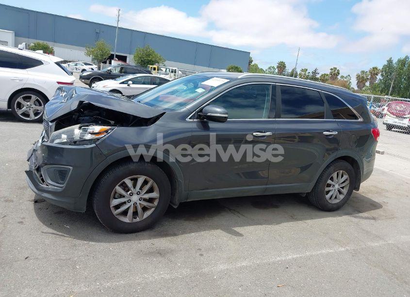 Photo 14 of 2016 Kia Sorento 2.4L LX (VIN 5XYPG4A31GG145482)