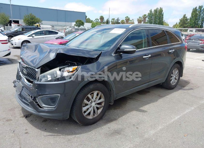 Photo 2 of 2016 Kia Sorento 2.4L LX (VIN 5XYPG4A31GG145482)