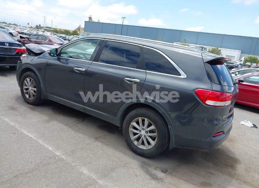 Photo 3 of 2016 Kia Sorento 2.4L LX (VIN 5XYPG4A31GG145482)