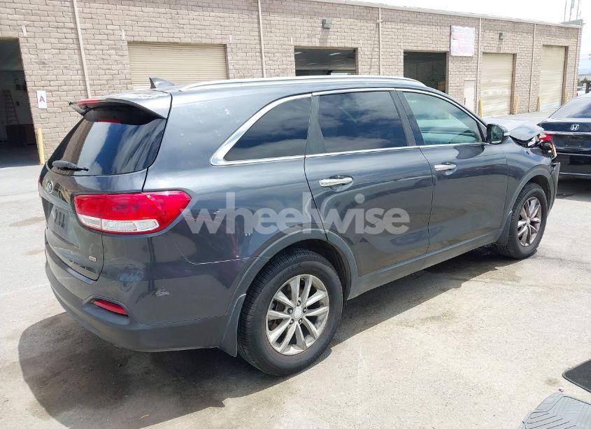Photo 4 of 2016 Kia Sorento 2.4L LX (VIN 5XYPG4A31GG145482)