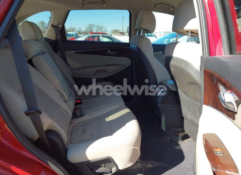 Photo 8 of 2017 Kia Sorento 2.4L LX (VIN 5XYPG4A31HG218626)