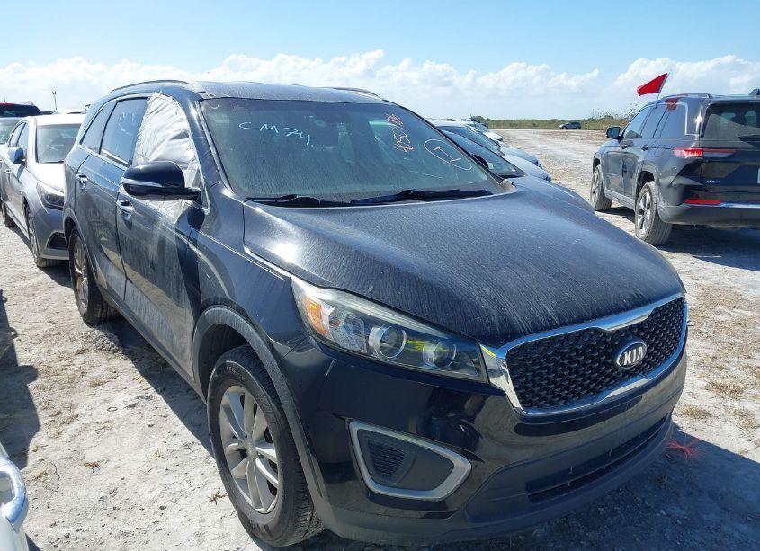 2017 Kia Sorento 2.4L LX (VIN 5XYPG4A31HG244384) main photo