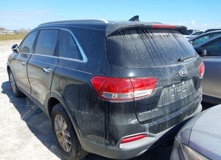 Photo 3 of 2017 Kia Sorento 2.4L LX (VIN 5XYPG4A31HG244384)