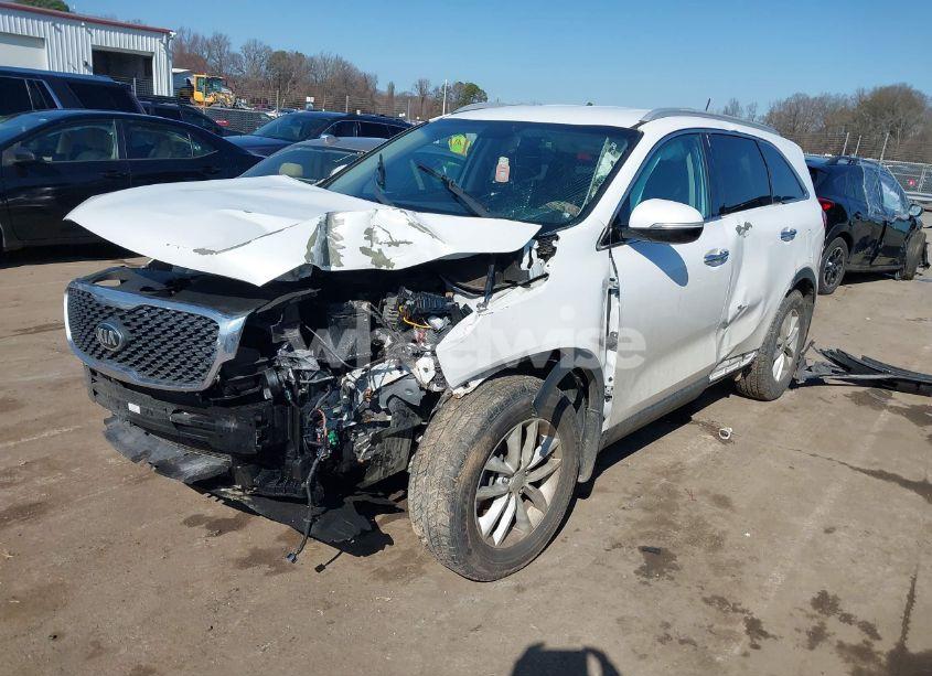 Photo 2 of 2017 Kia Sorento 2.4L LX (VIN 5XYPG4A31HG244658)