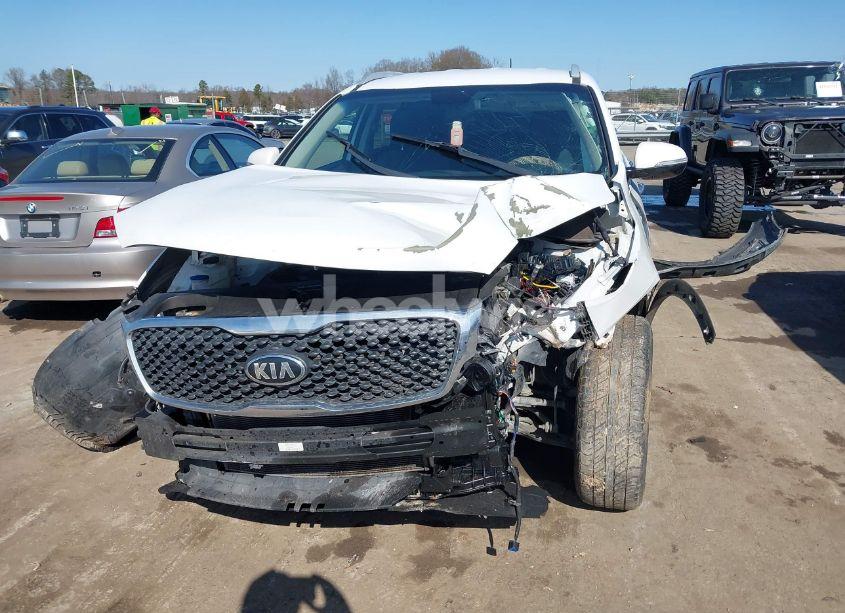 Photo 6 of 2017 Kia Sorento 2.4L LX (VIN 5XYPG4A31HG244658)