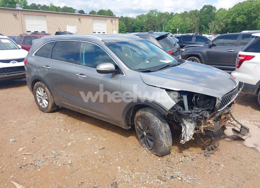 2017 Kia Sorento 2.4L LX (VIN 5XYPG4A31HG257958) main photo