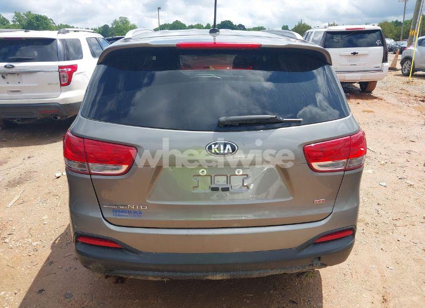 Photo 16 of 2017 Kia Sorento 2.4L LX (VIN 5XYPG4A31HG257958)