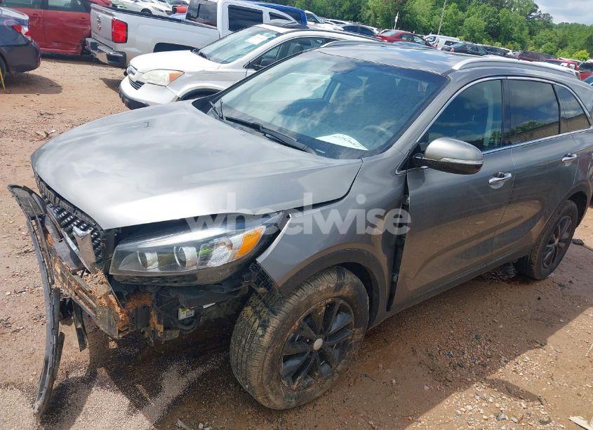 Photo 2 of 2017 Kia Sorento 2.4L LX (VIN 5XYPG4A31HG257958)