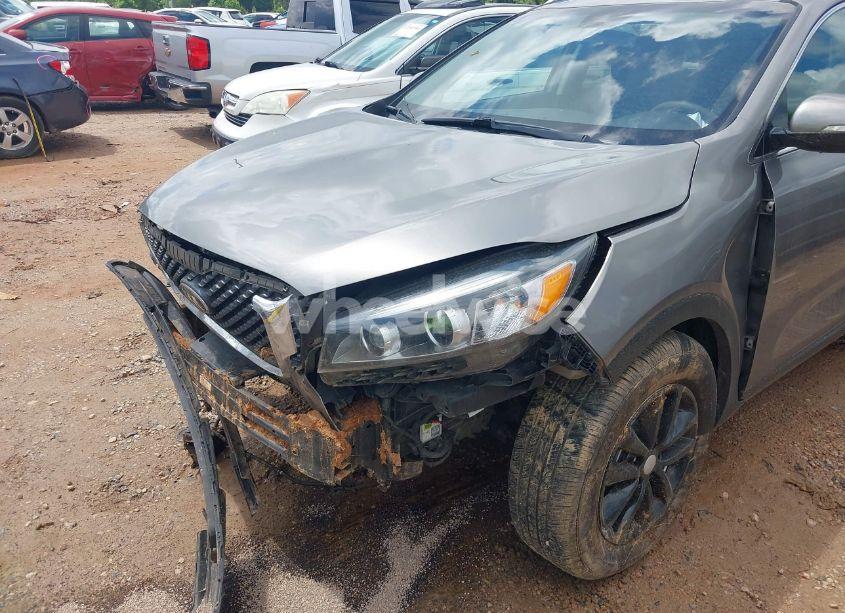 Photo 6 of 2017 Kia Sorento 2.4L LX (VIN 5XYPG4A31HG257958)