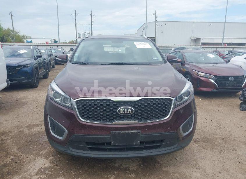 Photo 13 of 2018 Kia Sorento 2.4L LX (VIN 5XYPG4A31JG376535)