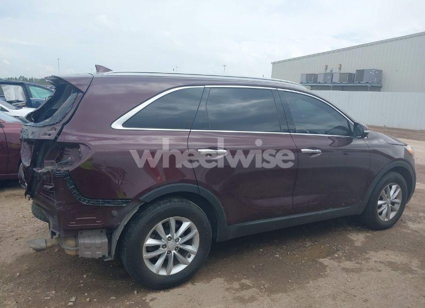 Photo 14 of 2018 Kia Sorento 2.4L LX (VIN 5XYPG4A31JG376535)