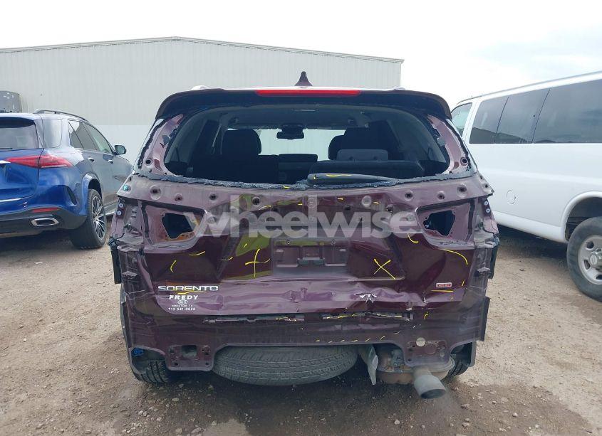 Photo 17 of 2018 Kia Sorento 2.4L LX (VIN 5XYPG4A31JG376535)
