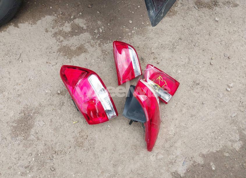 Photo 18 of 2018 Kia Sorento 2.4L LX (VIN 5XYPG4A31JG376535)