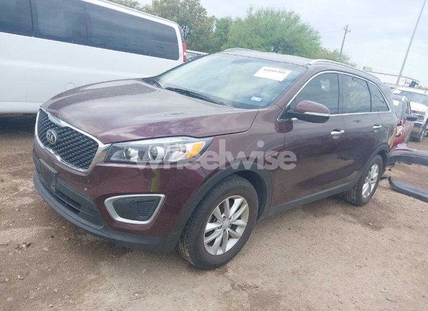 Photo 2 of 2018 Kia Sorento 2.4L LX (VIN 5XYPG4A31JG376535)