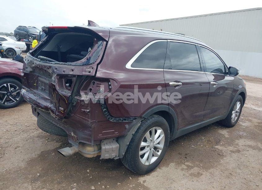 Photo 4 of 2018 Kia Sorento 2.4L LX (VIN 5XYPG4A31JG376535)