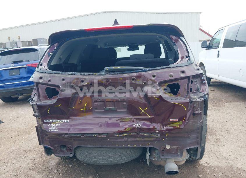 Photo 6 of 2018 Kia Sorento 2.4L LX (VIN 5XYPG4A31JG376535)