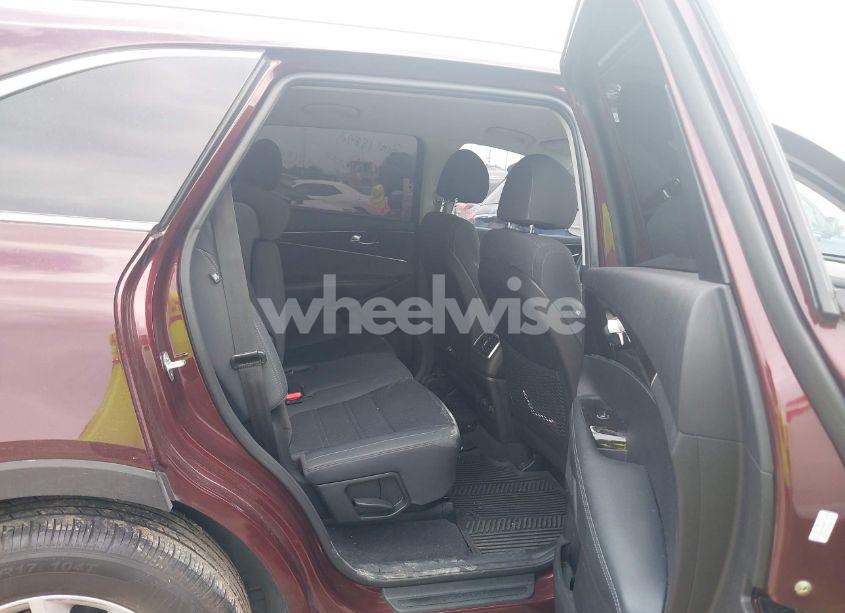 Photo 8 of 2018 Kia Sorento 2.4L LX (VIN 5XYPG4A31JG376535)