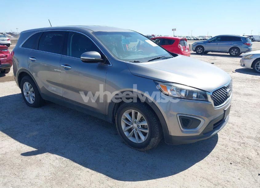 2018 Kia Sorento 2.4L L (VIN 5XYPG4A31JG407962) main photo