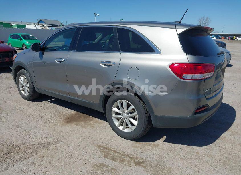 Photo 3 of 2018 Kia Sorento 2.4L L (VIN 5XYPG4A31JG407962)