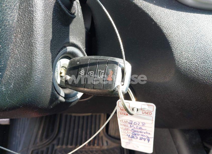 Photo 11 of 2018 Kia Sorento 2.4L L (VIN 5XYPG4A31JG423899)