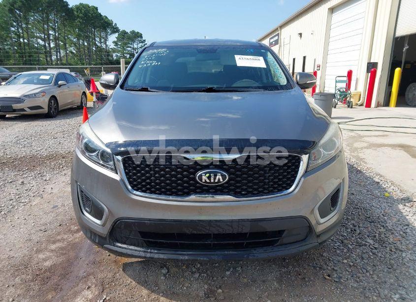 Photo 12 of 2018 Kia Sorento 2.4L L (VIN 5XYPG4A31JG423899)