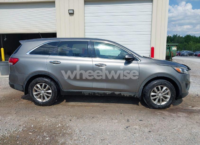 Photo 13 of 2018 Kia Sorento 2.4L L (VIN 5XYPG4A31JG423899)