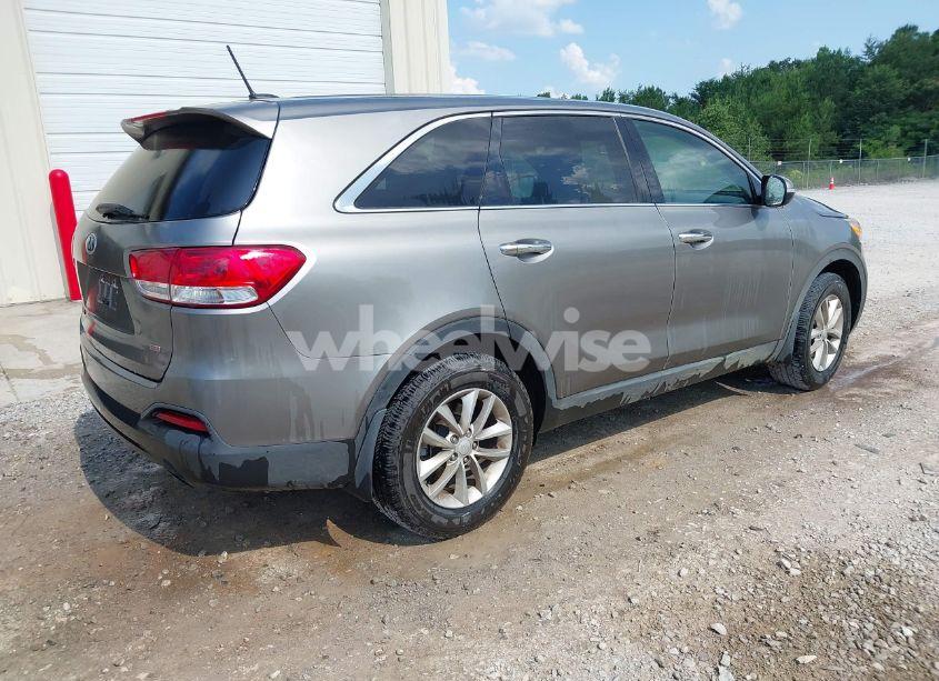 Photo 4 of 2018 Kia Sorento 2.4L L (VIN 5XYPG4A31JG423899)