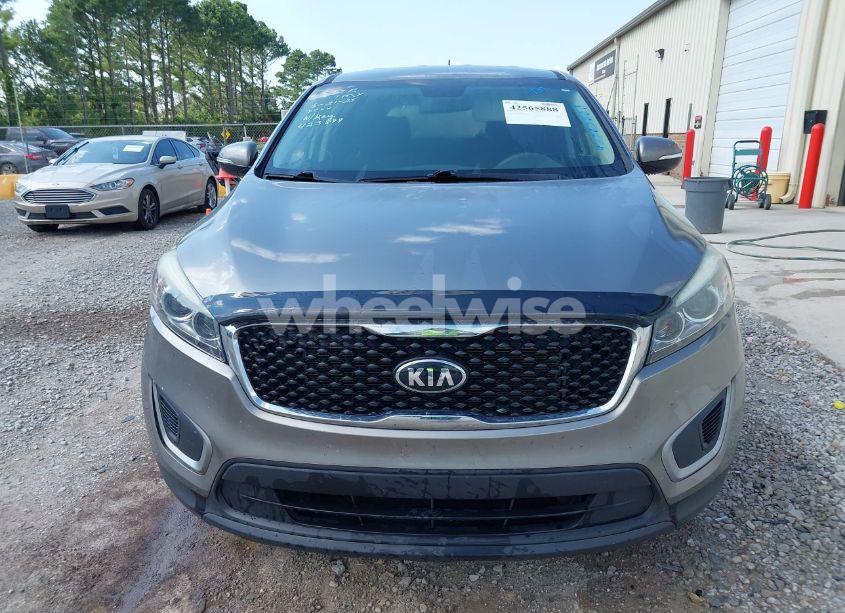 Photo 6 of 2018 Kia Sorento 2.4L L (VIN 5XYPG4A31JG423899)