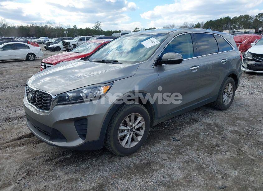 Photo 2 of 2019 Kia Sorento 2.4L L (VIN 5XYPG4A31KG475163)