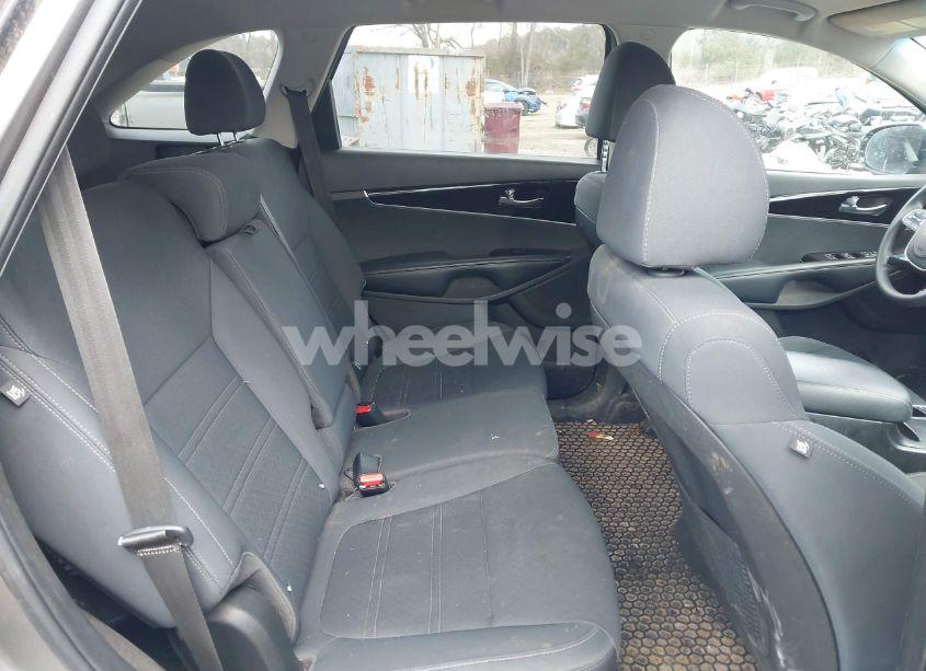 Photo 8 of 2019 Kia Sorento 2.4L L (VIN 5XYPG4A31KG475163)
