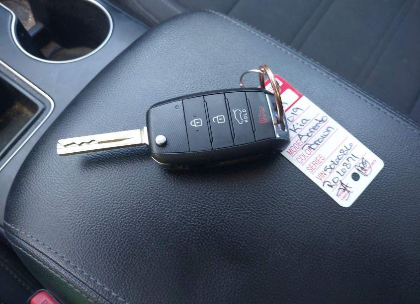 Photo 11 of 2019 Kia Sorento 2.4L LX (VIN 5XYPG4A31KG506086)