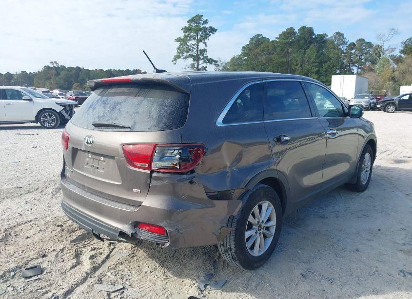 Photo 4 of 2019 Kia Sorento 2.4L LX (VIN 5XYPG4A31KG506086)