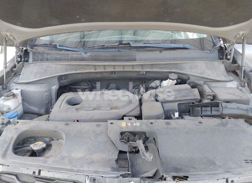 Photo 10 of 2019 Kia Sorento 2.4L LX (VIN 5XYPG4A31KG543915)