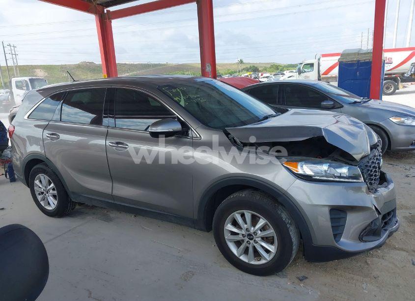 Photo 14 of 2019 Kia Sorento 2.4L LX (VIN 5XYPG4A31KG543915)