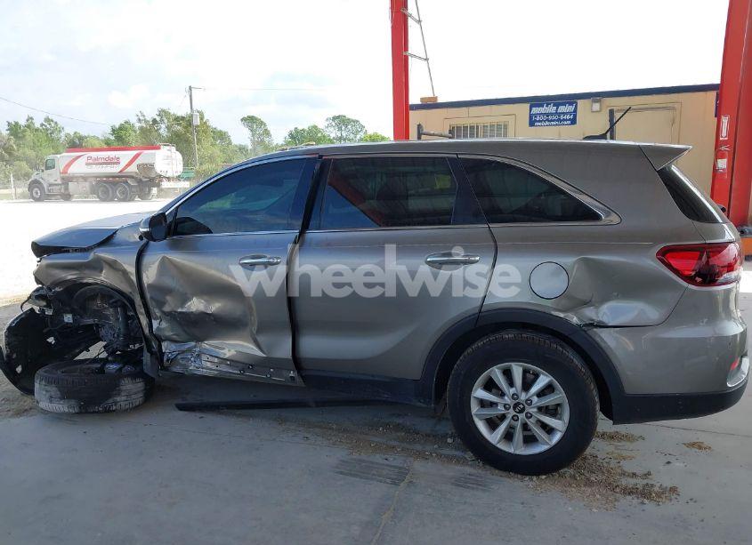 Photo 15 of 2019 Kia Sorento 2.4L LX (VIN 5XYPG4A31KG543915)