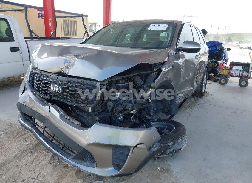 Photo 2 of 2019 Kia Sorento 2.4L LX (VIN 5XYPG4A31KG543915)