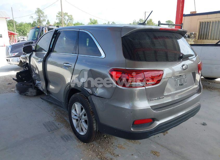 Photo 3 of 2019 Kia Sorento 2.4L LX (VIN 5XYPG4A31KG543915)