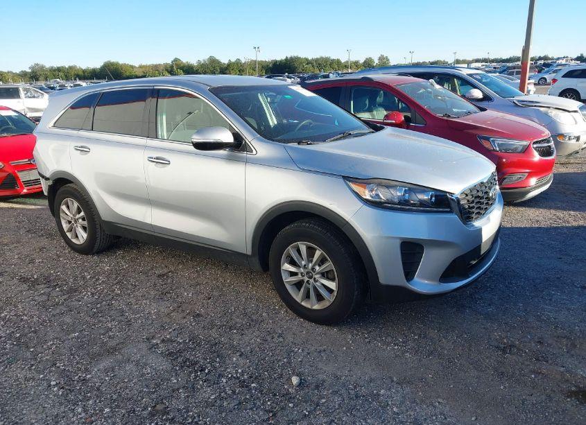 2019 Kia Sorento 2.4L L (VIN 5XYPG4A31KG549732) main photo