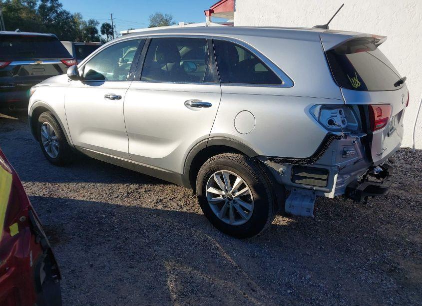 Photo 3 of 2019 Kia Sorento 2.4L L (VIN 5XYPG4A31KG549732)