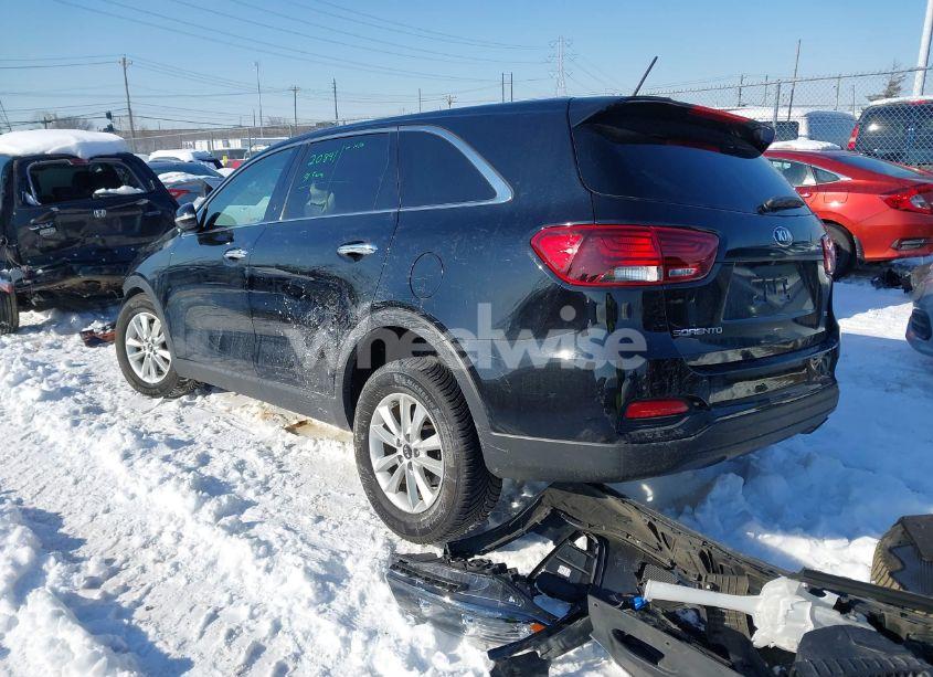 Photo 3 of 2019 Kia Sorento 2.4L L (VIN 5XYPG4A31KG577496)