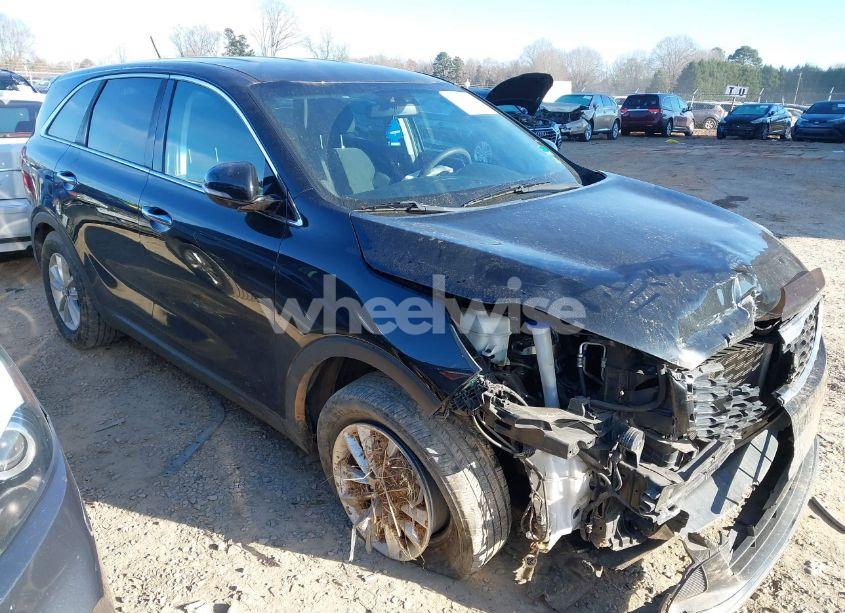 2019 Kia Sorento 2.4L L (VIN 5XYPG4A31KG582052) main photo