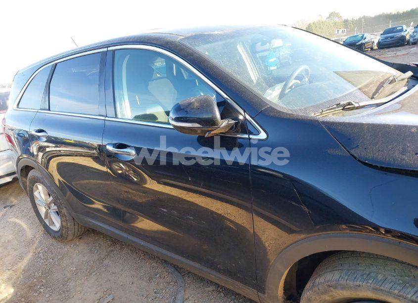 Photo 13 of 2019 Kia Sorento 2.4L L (VIN 5XYPG4A31KG582052)