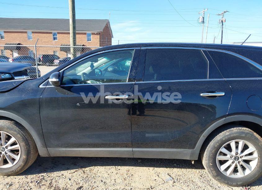 Photo 14 of 2019 Kia Sorento 2.4L L (VIN 5XYPG4A31KG582052)