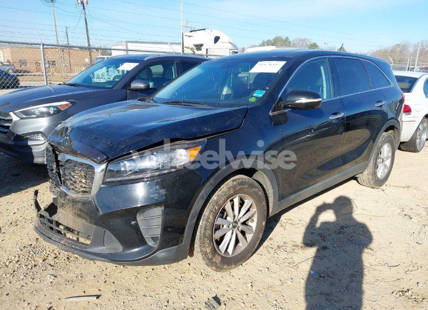 Photo 2 of 2019 Kia Sorento 2.4L L (VIN 5XYPG4A31KG582052)